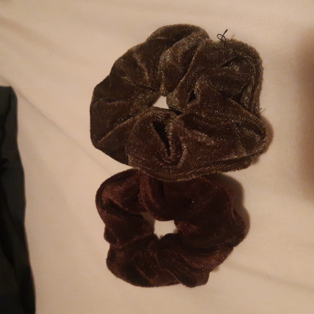 Velvety Scrunchie Set!